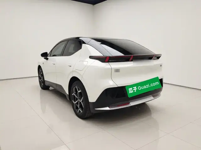 Lynk & Co Z20 — Фото автомобиля 4