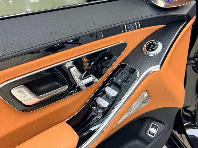 Mercedes-Benz S-Class — Фото автомобиля 9