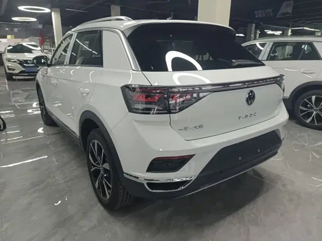 Volkswagen T-Roc — Фото автомобиля 4