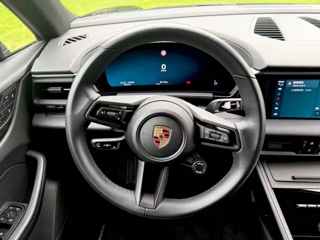 Porsche Macan EV — Фото автомобиля 8