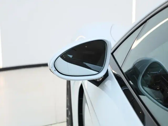 Porsche Panamera — Фото автомобиля 24
