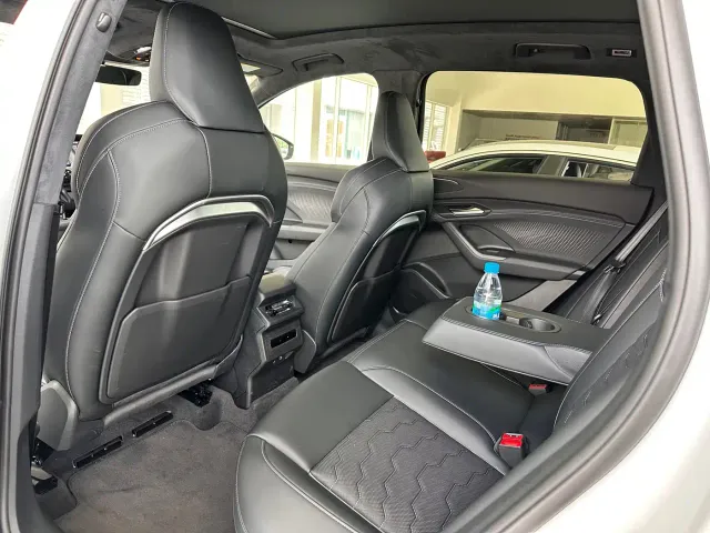 Audi Q6L e-tron — Фото автомобиля 5