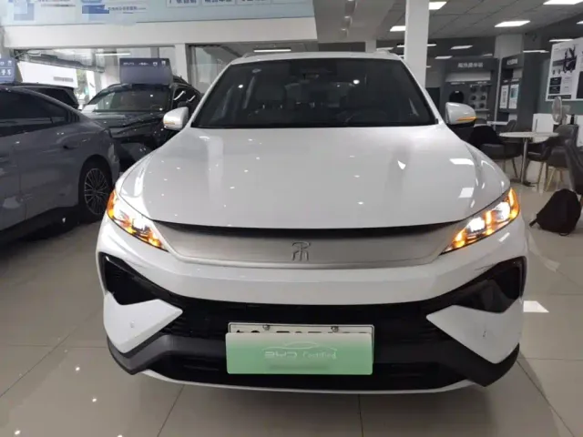 BYD Song Pro — Фото автомобиля 2