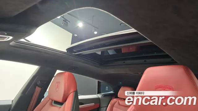 Lamborghini Urus — Фото автомобиля 15