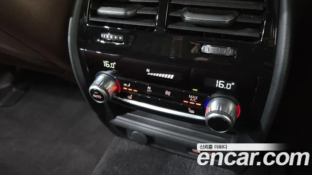 BMW 5 Series G30 — Фото автомобиля 30