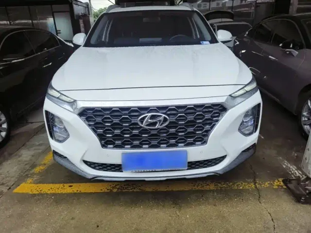 Hyundai Santa Fe — Фото автомобиля 2
