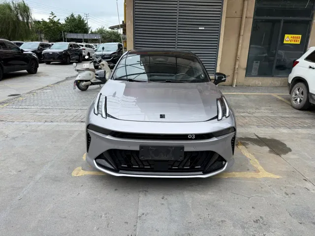 Lynk & Co 03 — Фото автомобиля 2