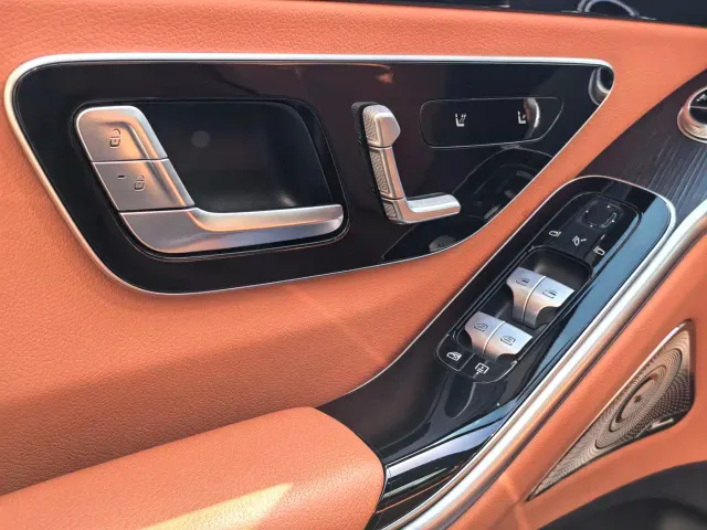 Mercedes-Benz S-Class — Фото автомобиля 16