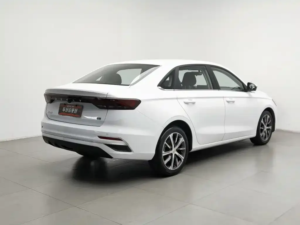 Geely Emgrand 2022 4th Generation 1.5L CVT Premium — Фото автомобиля 2
