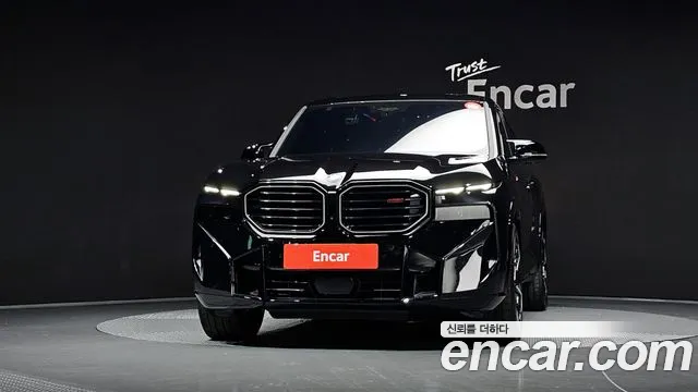 BMW XM — Фото автомобиля 3