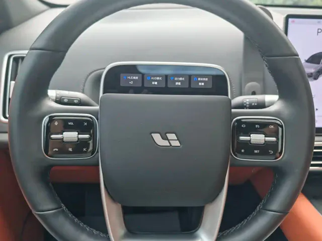 Li Auto L7 — Фото автомобиля 11