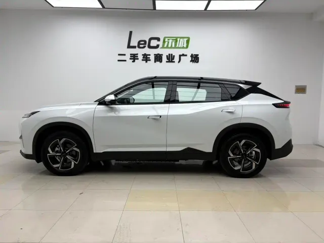 Dongfeng Fengshen L7 — Фото автомобиля 13
