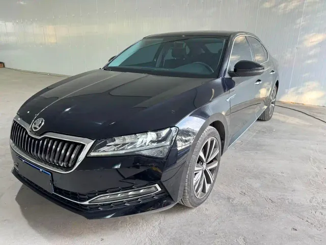 Фотография автомобиля — Skoda Superb