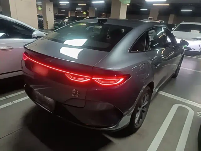 BYD Qin L — Фото автомобиля 6
