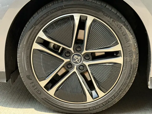 BYD Han — Фото автомобиля 10