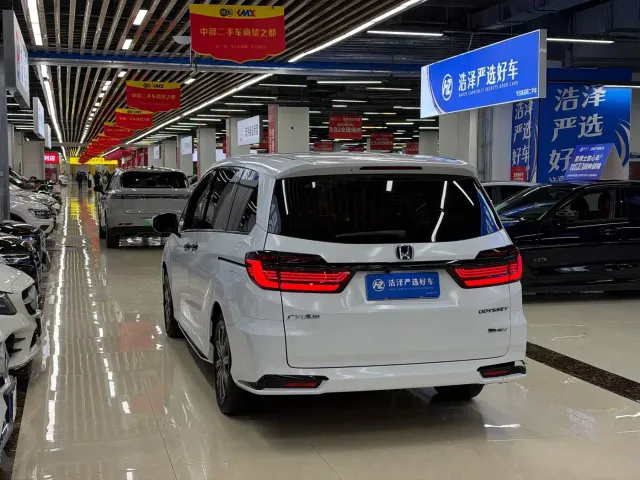 Honda Odyssey — Фото автомобиля 16