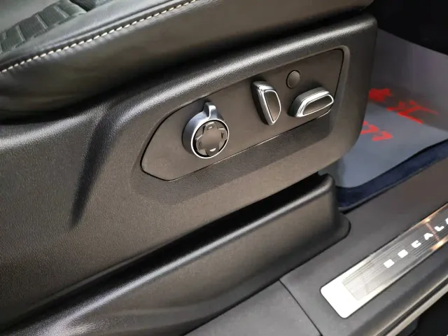 Cadillac Escalade — Фото автомобиля 20