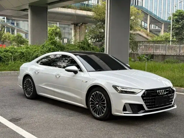 Audi A7L — Фото автомобиля 3