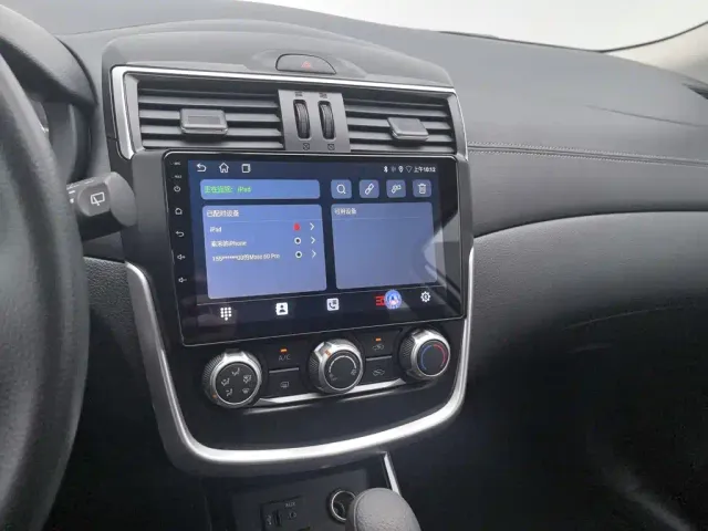 Nissan Tiida — Фото автомобиля 12