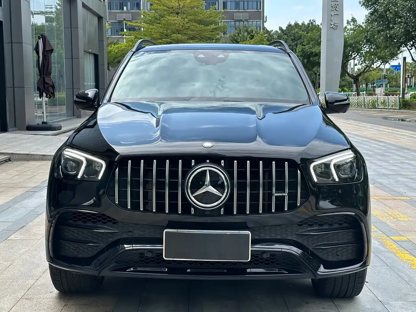Mercedes-Benz Mercedes-Benz GLE AMG 2023 AMG GLE 53 4MATIC+ 55th Anniversary Edition — Фото автомобиля 2