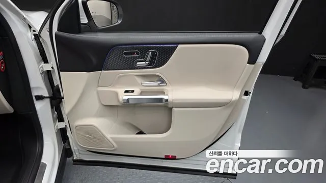 Mercedes-Benz EQB — Фото автомобиля 25