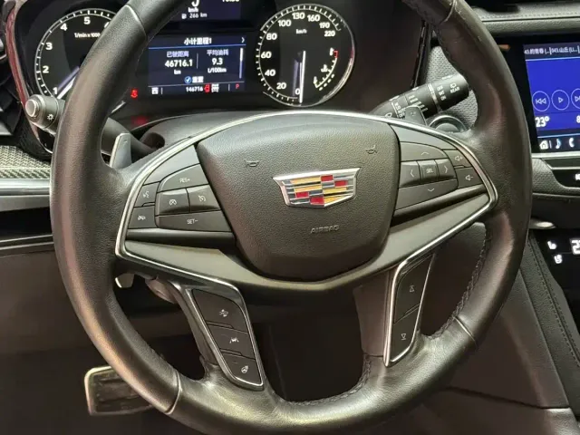 Cadillac XT5 — Фото автомобиля 3