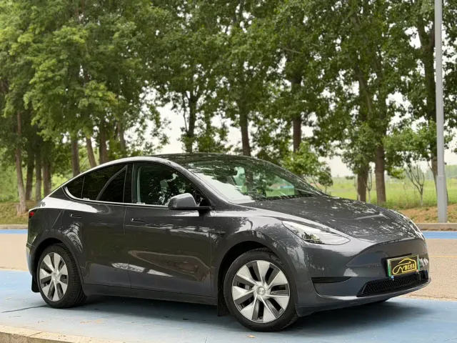 Tesla Model Y — Фото автомобиля 7