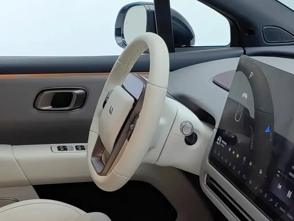 Li Auto Li Auto i6 2025 4WD Base Model — Фото автомобиля 22