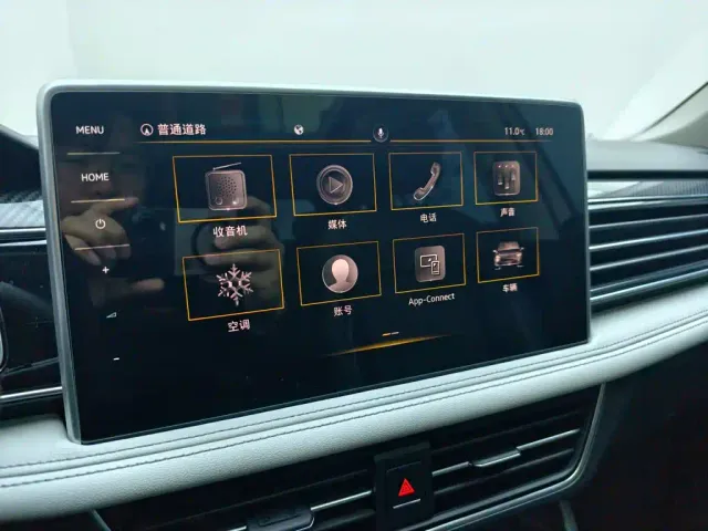Volkswagen Tiguan L — Фото автомобиля 21