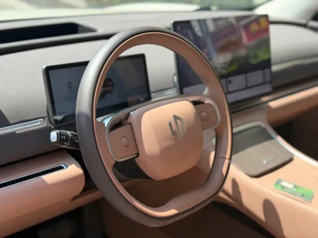 Leapmotor C11 — Фото автомобиля 3