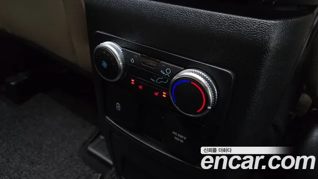 Ford Explorer — Фото автомобиля 18