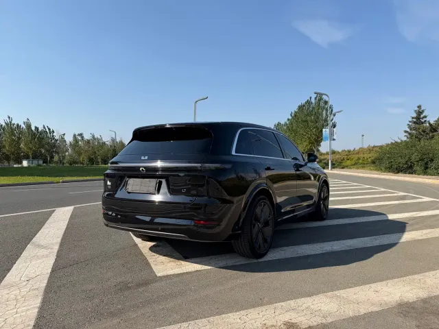 Li Auto L7 — Фото автомобиля 6
