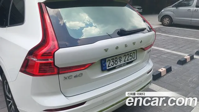 Volvo XC60 Generation 2 — Фото автомобиля 2