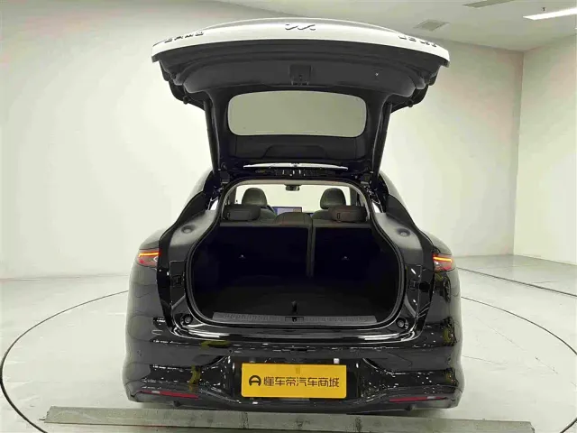 IM Motors LS6 — Фото автомобиля 15