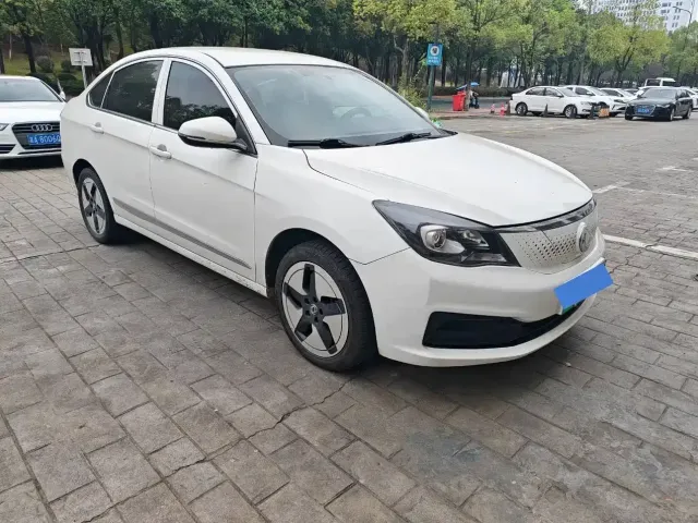 Dongfeng Aeolus Dongfeng Fengshen E70 2023 360H Battery Swap Version — Фото автомобиля 3