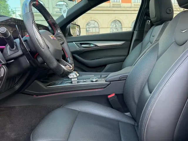 Cadillac CT5 — Фото автомобиля 9