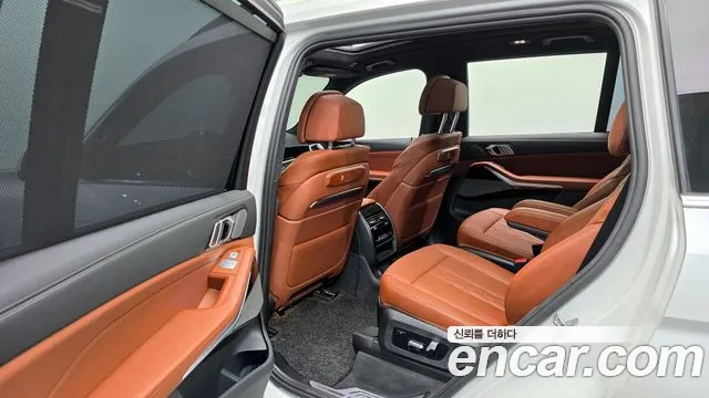 BMW X7 — Фото автомобиля 12