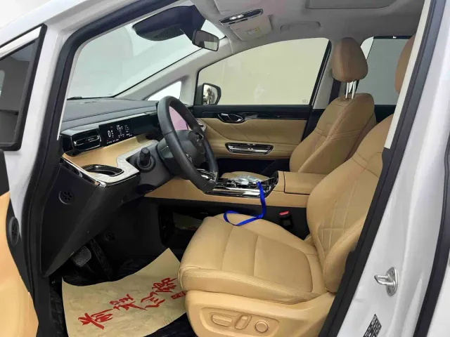 GAC Trumpchi E8 — Фото автомобиля 3