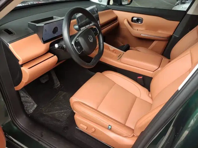 Leapmotor C10 — Фото автомобиля 14