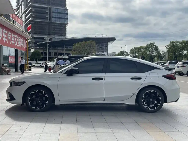 Honda Civic — Фото автомобиля 3