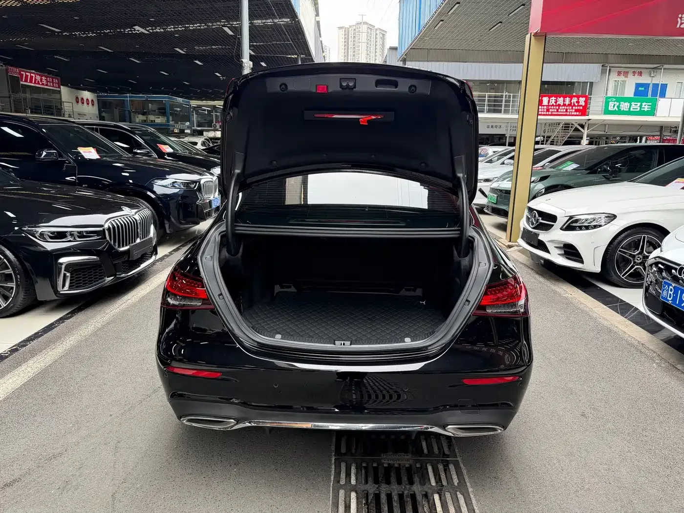 Mercedes-Benz Mercedes-Benz E-Class 2022 Facelift E 260 L Sport — Фото автомобиля 27