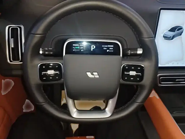 Li Auto L7 — Фото автомобиля 10