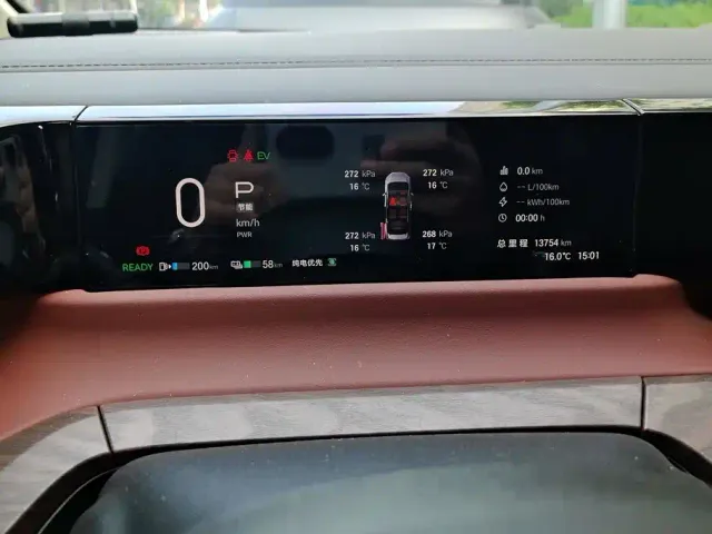 GAC Trumpchi E8 — Фото автомобиля 14