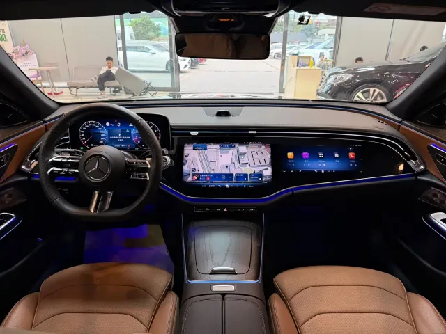 Mercedes-Benz E-Class — Фото автомобиля 13