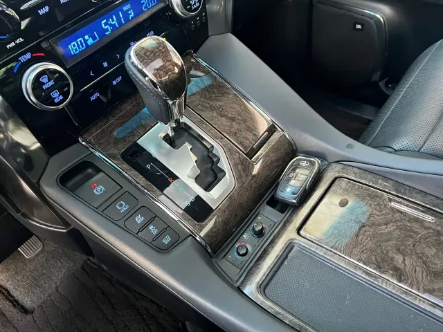 Toyota Alphard — Фото автомобиля 7