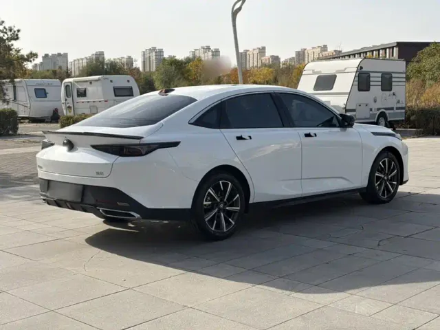 Changan Lamore — Фото автомобиля 13