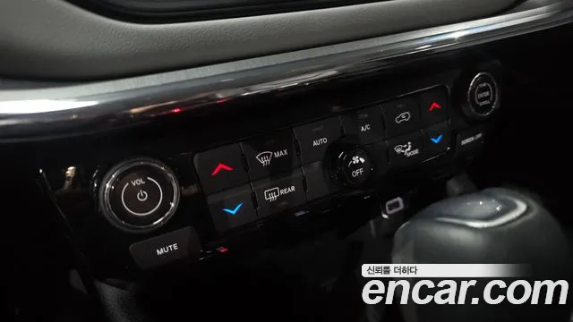 Jeep Compass — Фото автомобиля 23