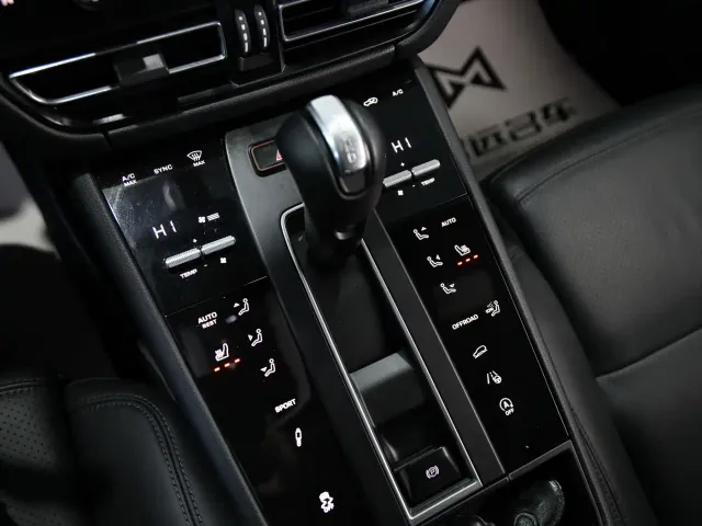 Porsche Macan — Фото автомобиля 15