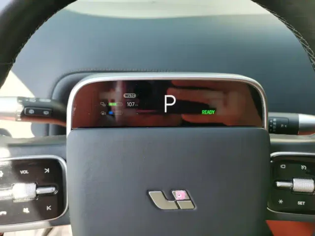 Li Auto L8 — Фото автомобиля 3