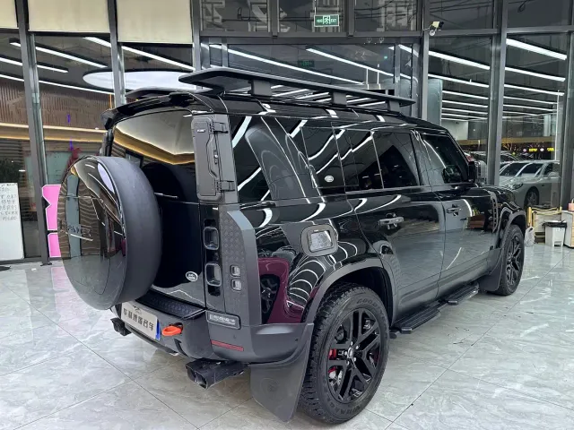 Land Rover Defender — Фото автомобиля 18